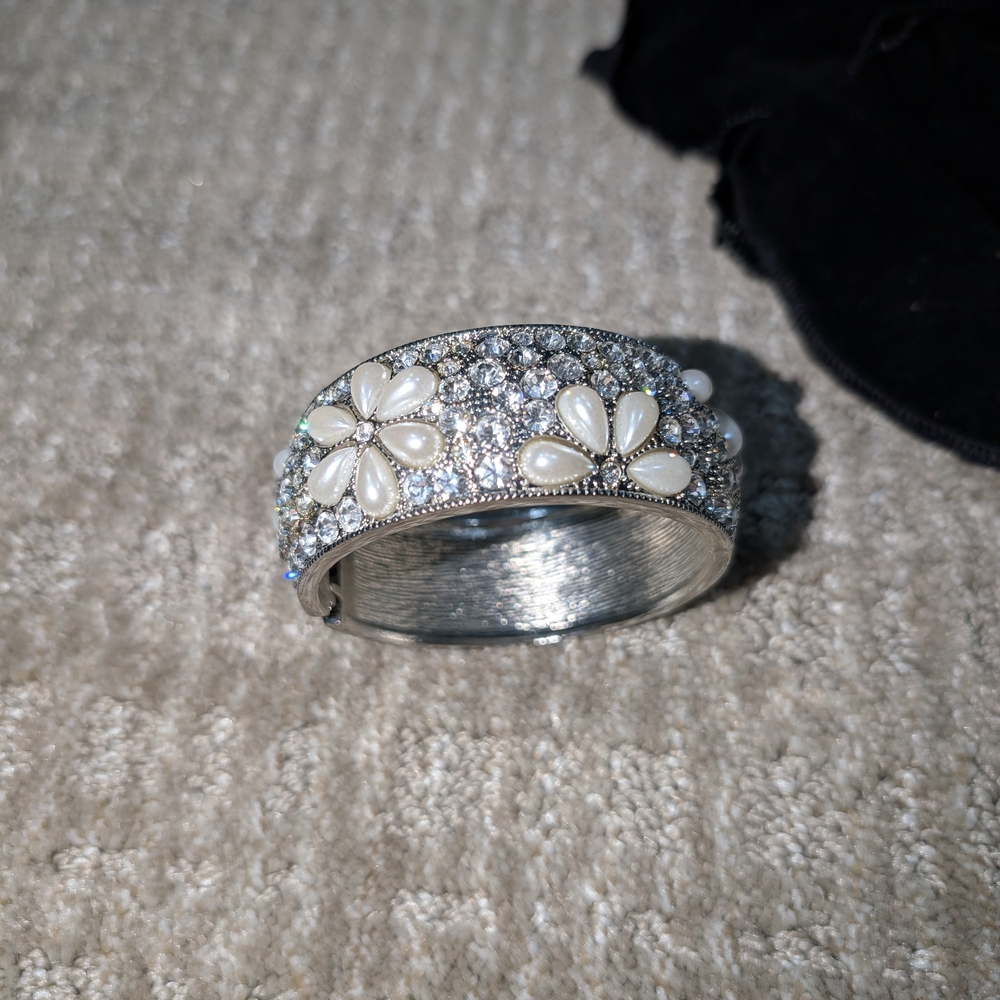 Dazzling Floral Silver and White Bracelet